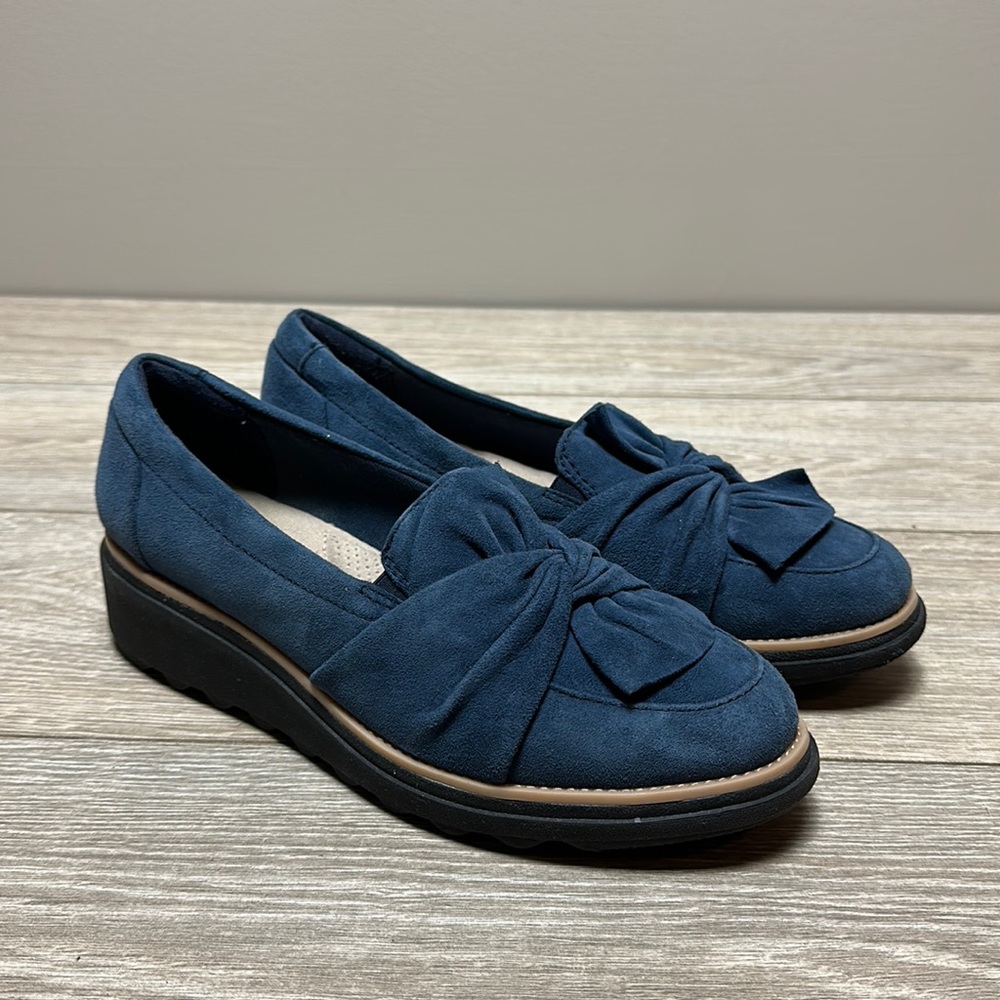 Clarks Blue Suede Sharon Dasher Ultimate Comfort Collection Womens Size 6.5